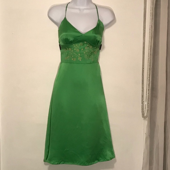 To the Max Dresses & Skirts - 5 FOR $20 Sz 8 To The Max NWT Kelly Green Satin Midi Dress
